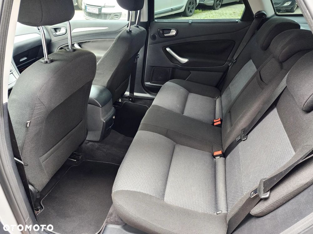 Ford Mondeo 2.0 Trend - 29