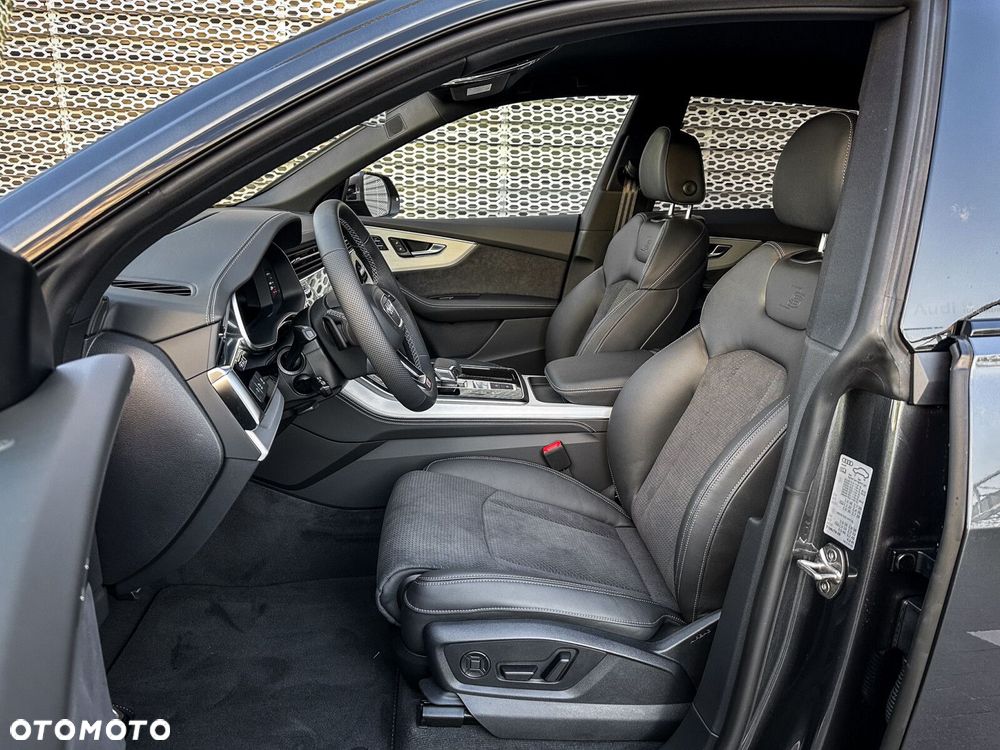 Audi Q8 - 21