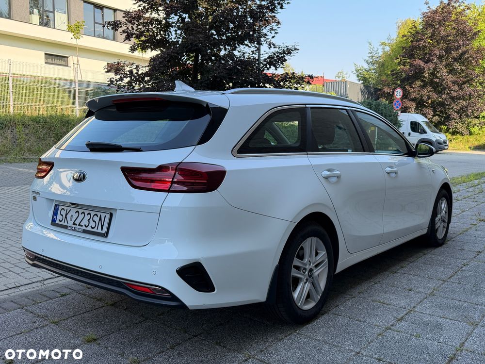 Kia Ceed 1.6 CRDi mHEV L Business Line - 4