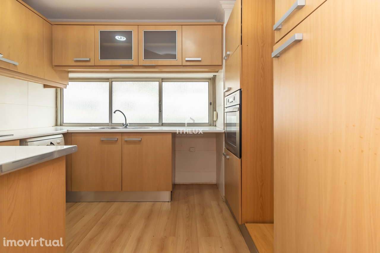 T2 com elevador junto à Misericórdia - Grande imagem: 3/32