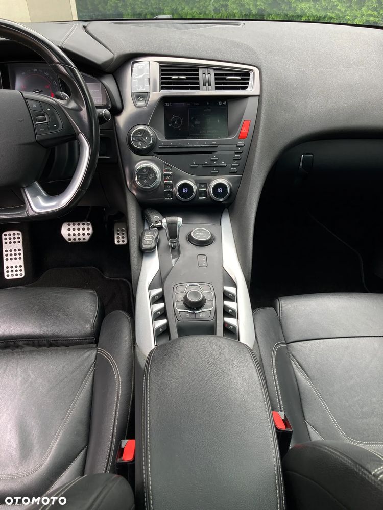 Citroën DS5 2.0 HDi Hybrid4 SoChic MCP - 11