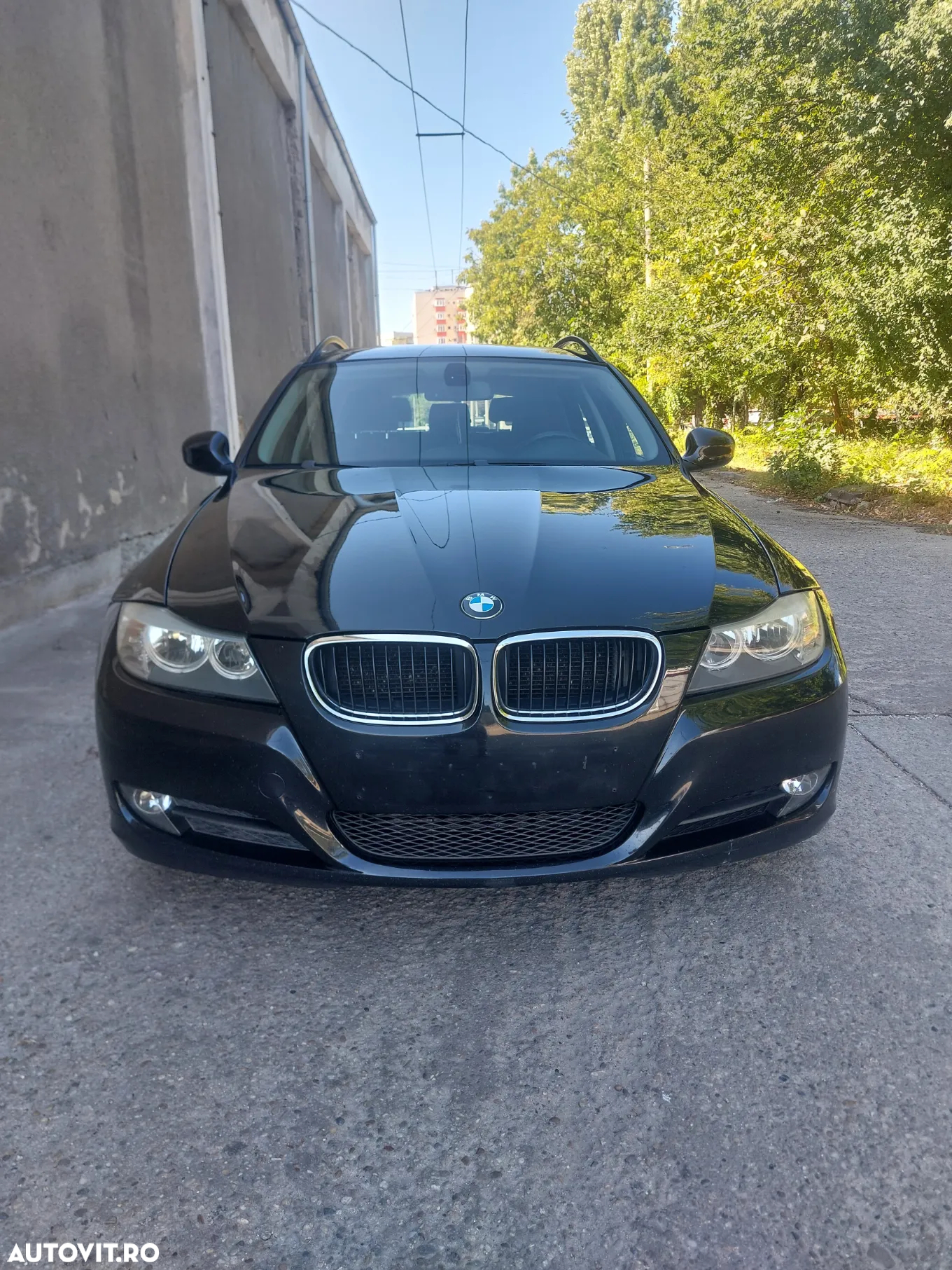 BMW Seria 3 318d DPF Touring Aut. - 14