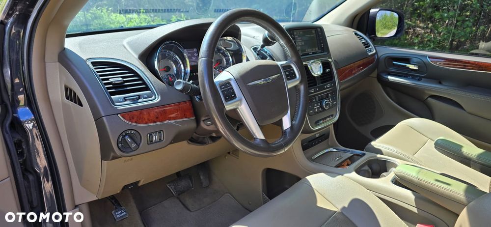 Chrysler Town & Country 3.6 Touring - 18