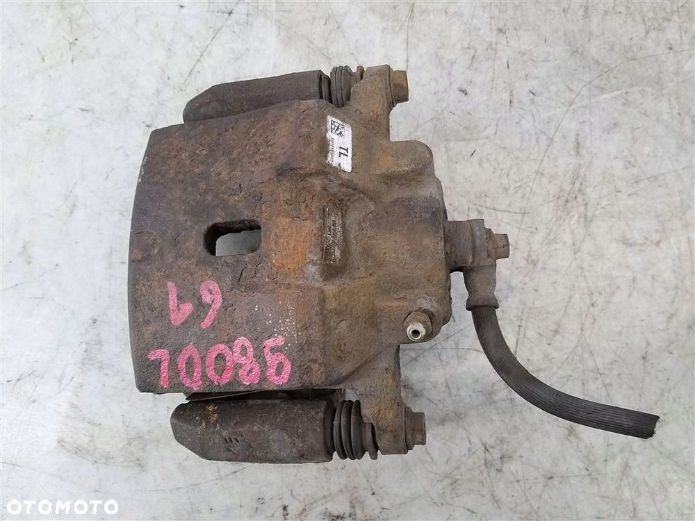 Zacisk hamulcowy przód lewy CHEVROLET HHR 2.2B 145KM 2005–2011R - 1