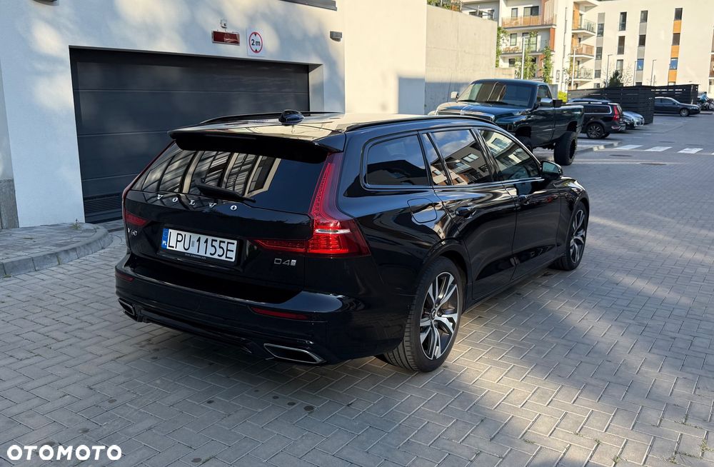 Volvo V60 D4 R-Design - 9