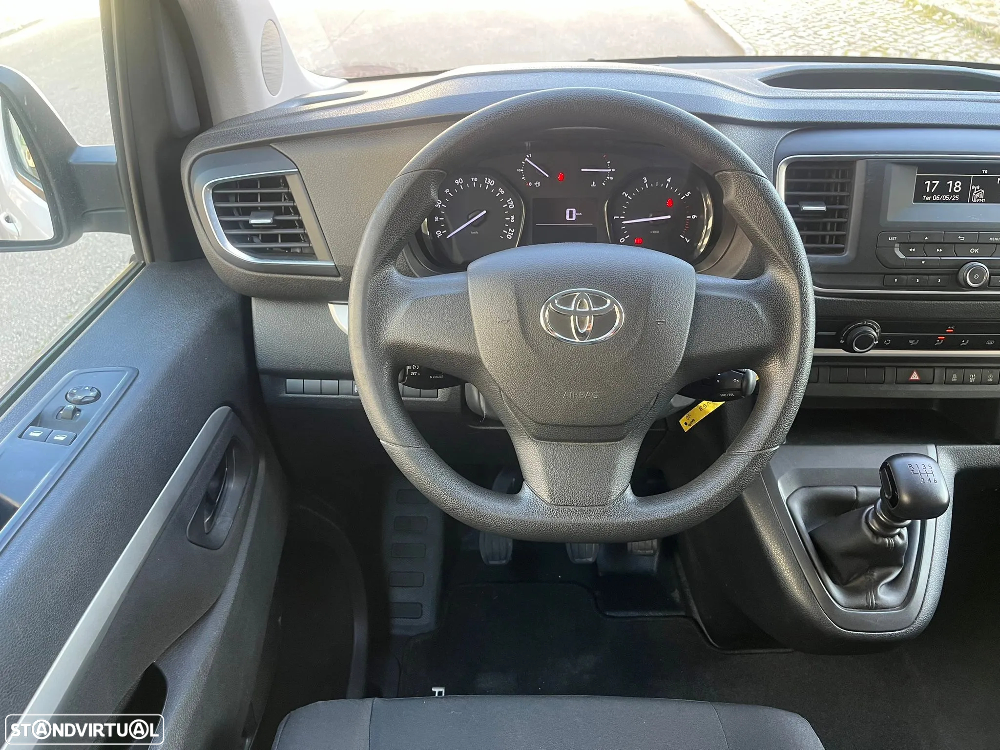 Toyota Proace Verso 1.5 D-4D L2 1.2T Comfort 9L PDL - 30