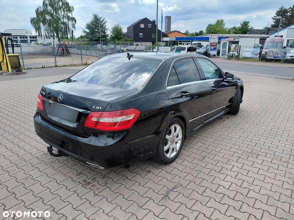 Mercedes-Benz Klasa E 250 CDI DPF BlueEFFICIENCY Automatik Elegance - 7