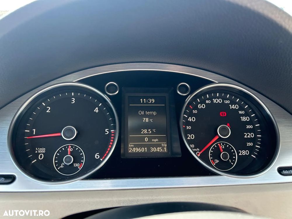 Volkswagen Passat - 15