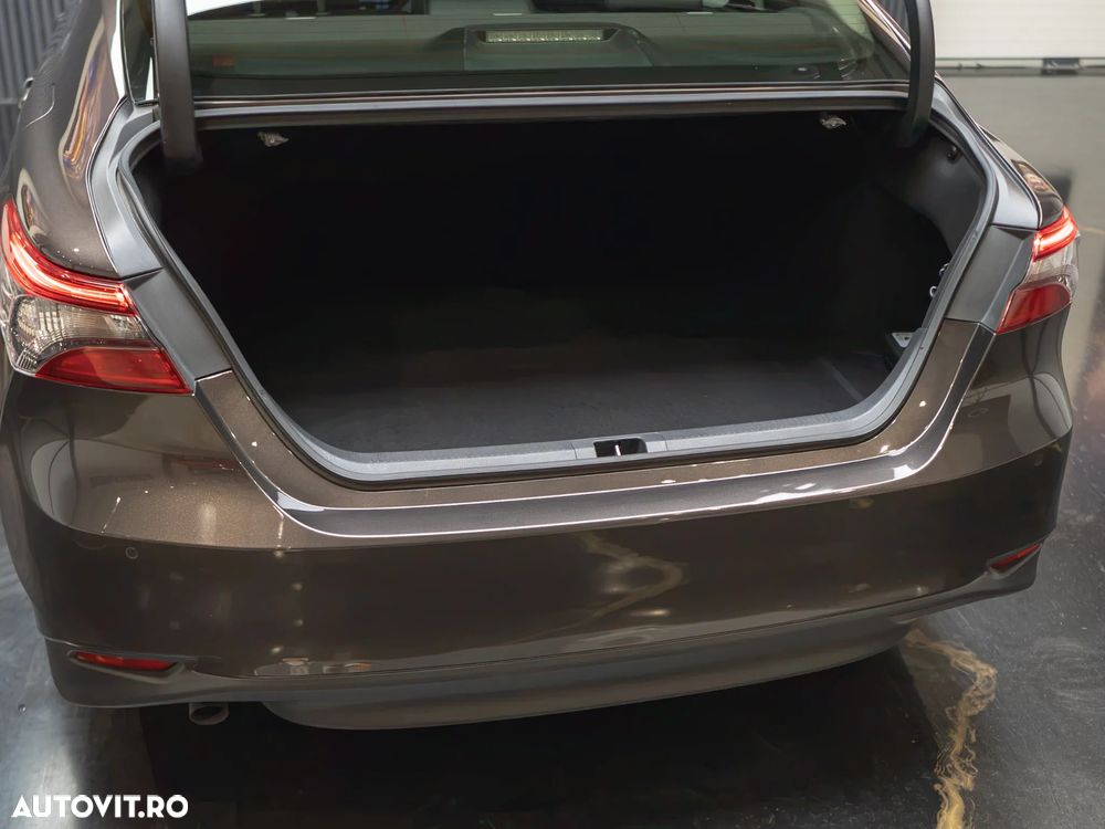 Toyota Camry 2.5 Dynamic - 25