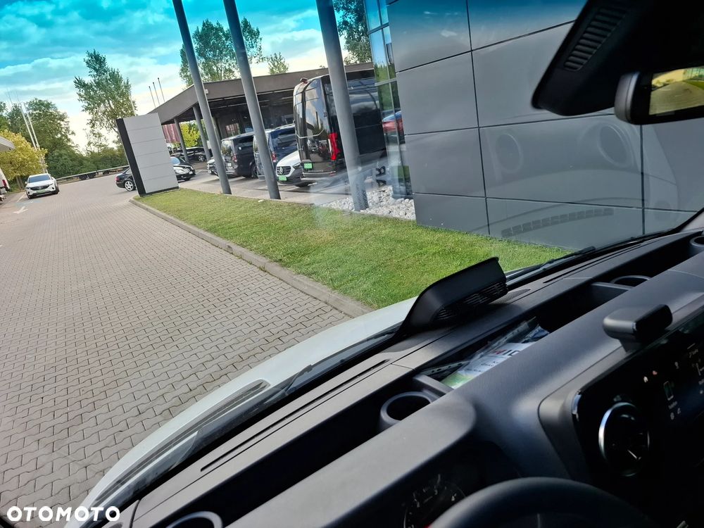 Mercedes-Benz Sprinter 319 CDI Podwozie 4325 mm - Kontener 8 EP z windą Dholandia - 40