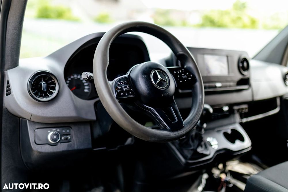 Mercedes-Benz Sprinter - 7