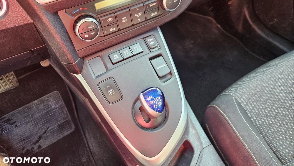 Toyota Auris 1.8 HSD Luna - 25