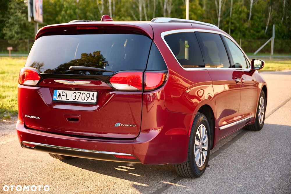 Chrysler Pacifica - 11