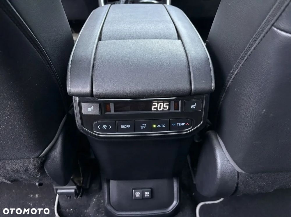 Toyota Highlander 2.5 Hybrid Executive - 24