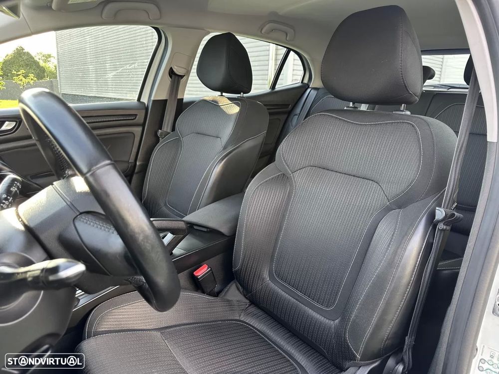 Renault Mégane 1.5 Blue dCi Intens - 29