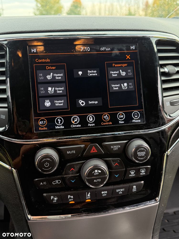Jeep Grand Cherokee - 20