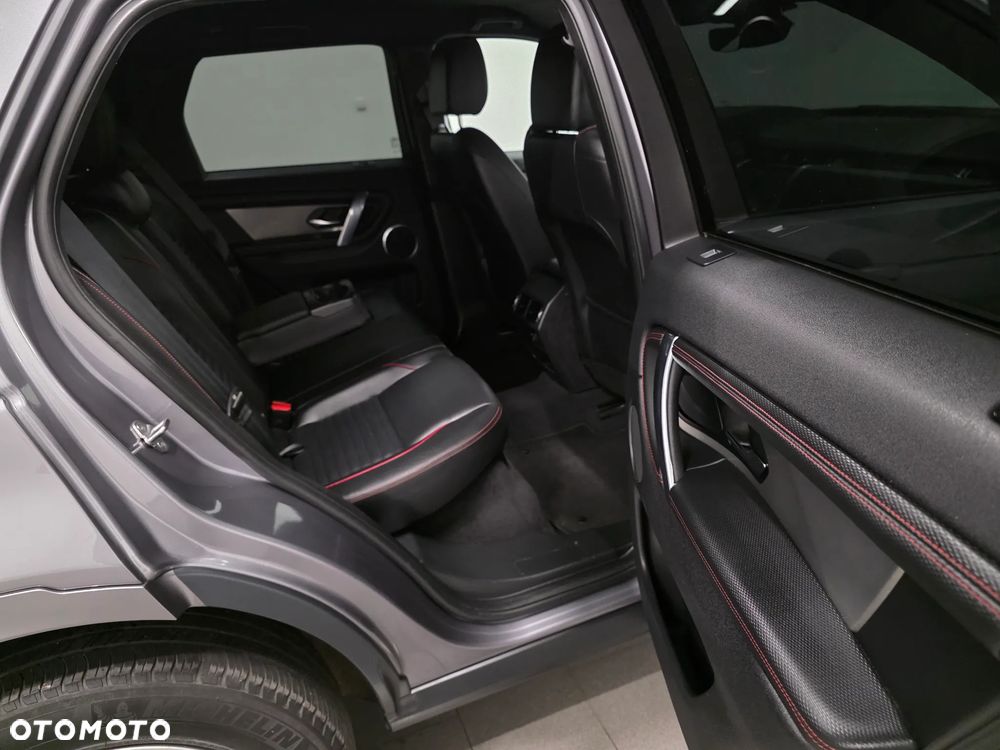 Land Rover Discovery Sport - 32