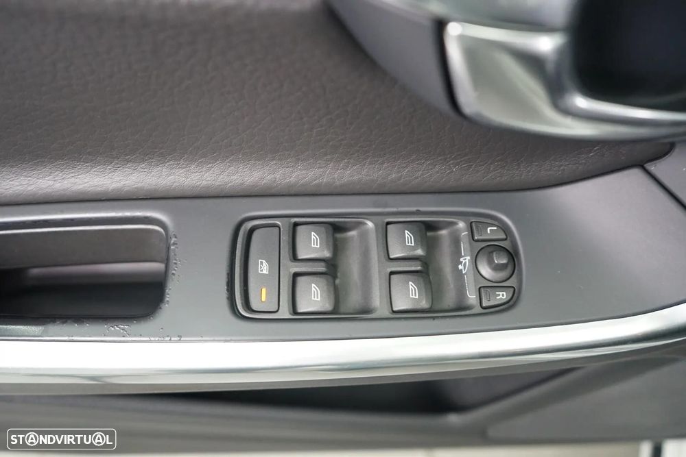 Volvo V60 1.6 D2 R-Design - 19
