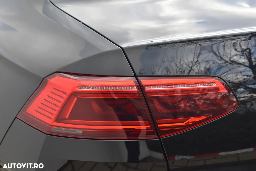 Volkswagen Passat 2.0 TDI DSG Highline - 18