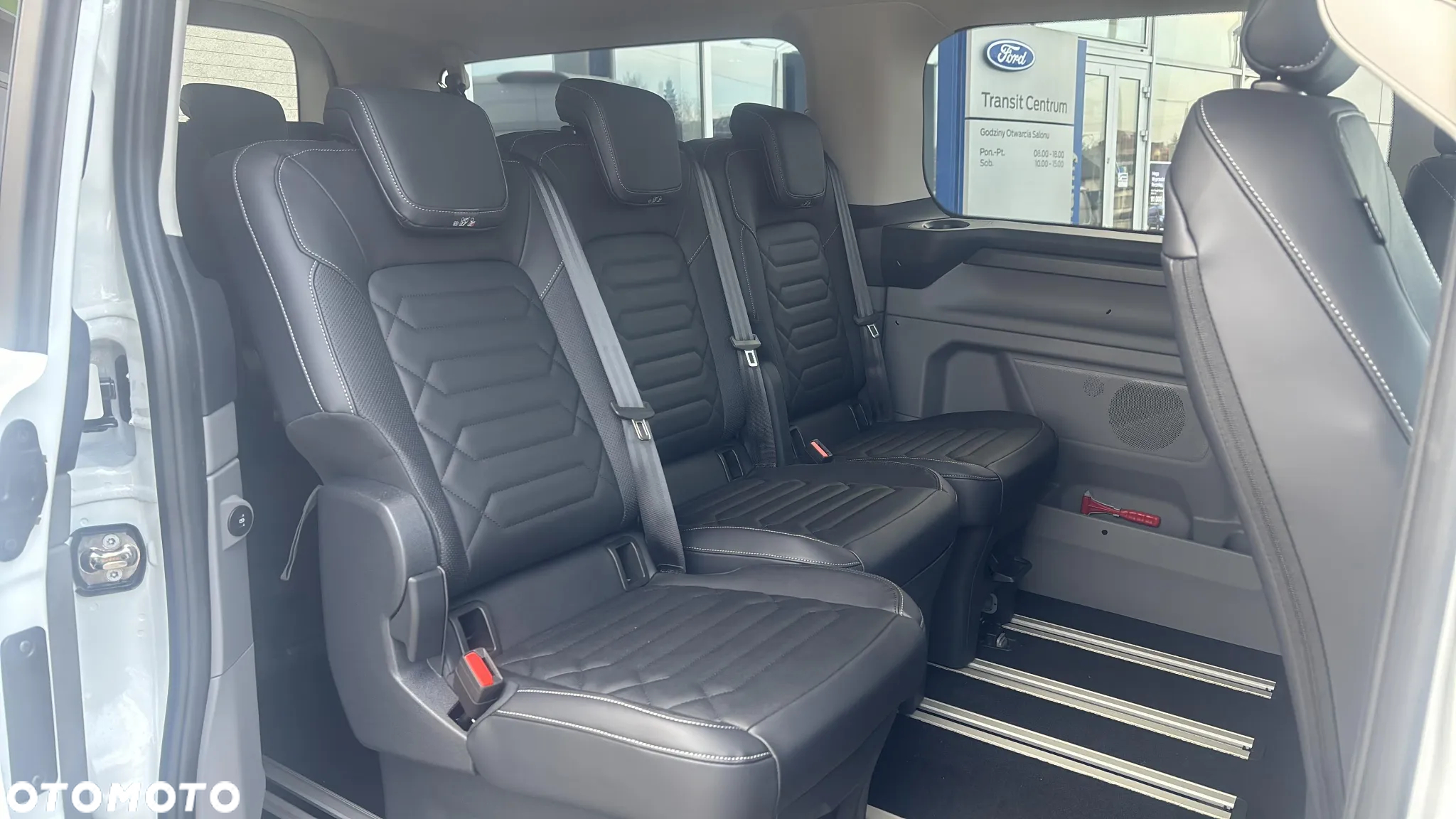 Ford Tourneo Custom 2.0 EcoBlue 320 L2 Titanium - 10