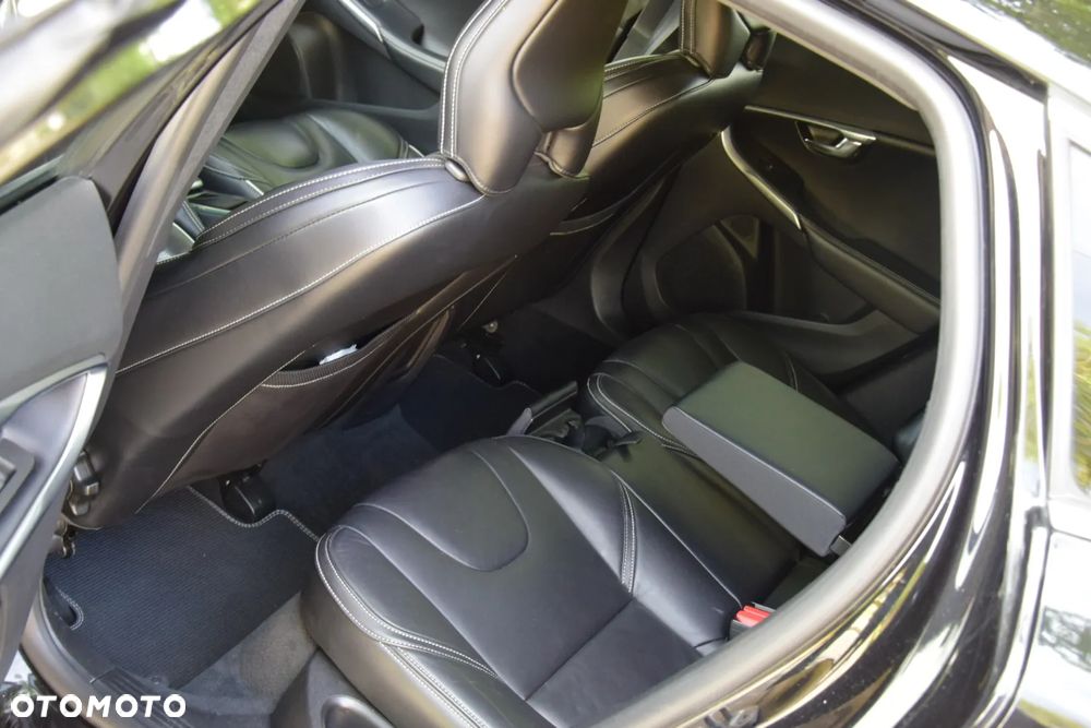Volvo V40 D3 Geartronic RDesign - 34