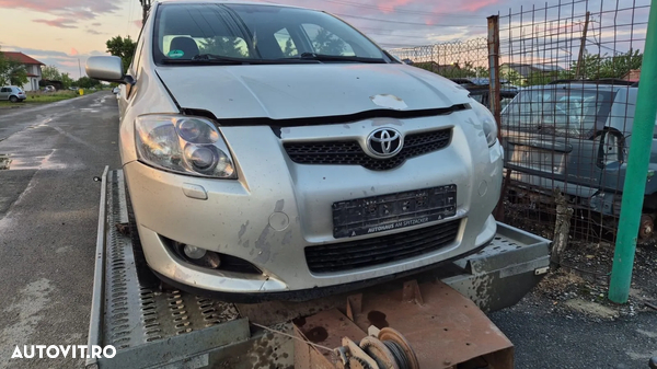 Motor Toyota Auris 2.2 177 cp injectoare cutie viteze