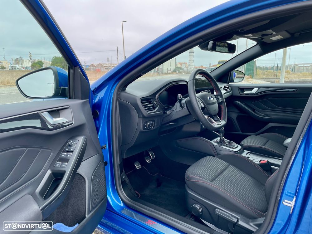 Ford Focus 1.0 EcoBoost MHEV ST-Line - 15