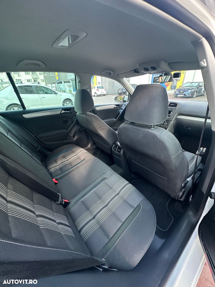 Volkswagen Golf 1.6 TDI DPF MATCH - 10