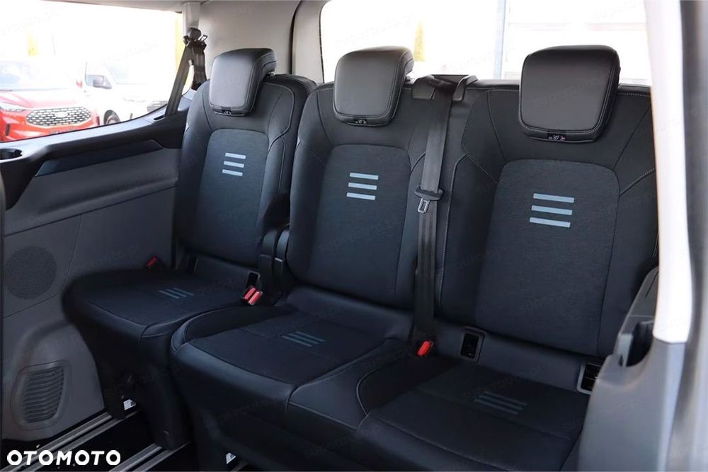 Ford Tourneo Custom - 11