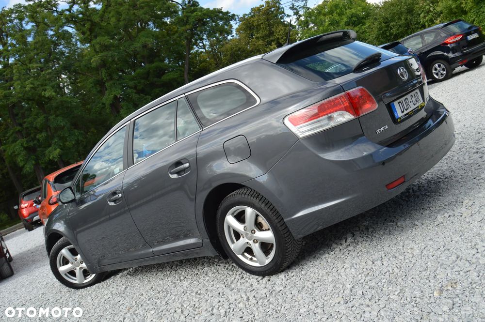 Toyota Avensis 2.0 D-4D Sol - 22