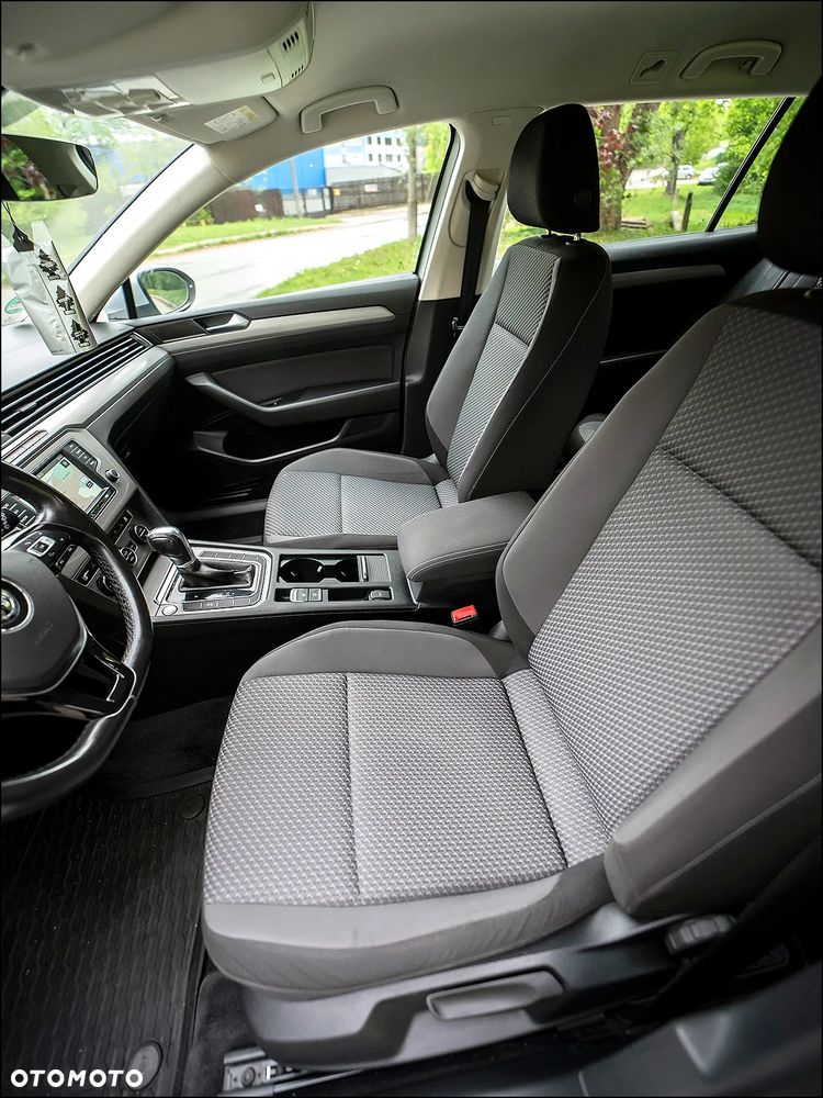 Volkswagen Passat - 34