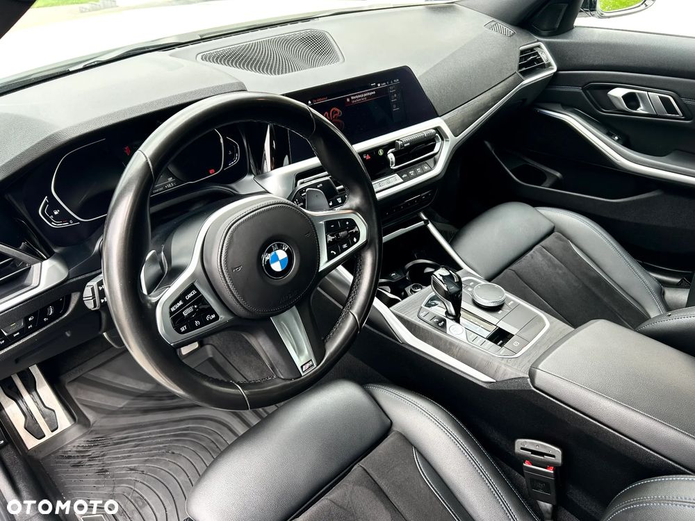 BMW Seria 3 318i M Sport - 9