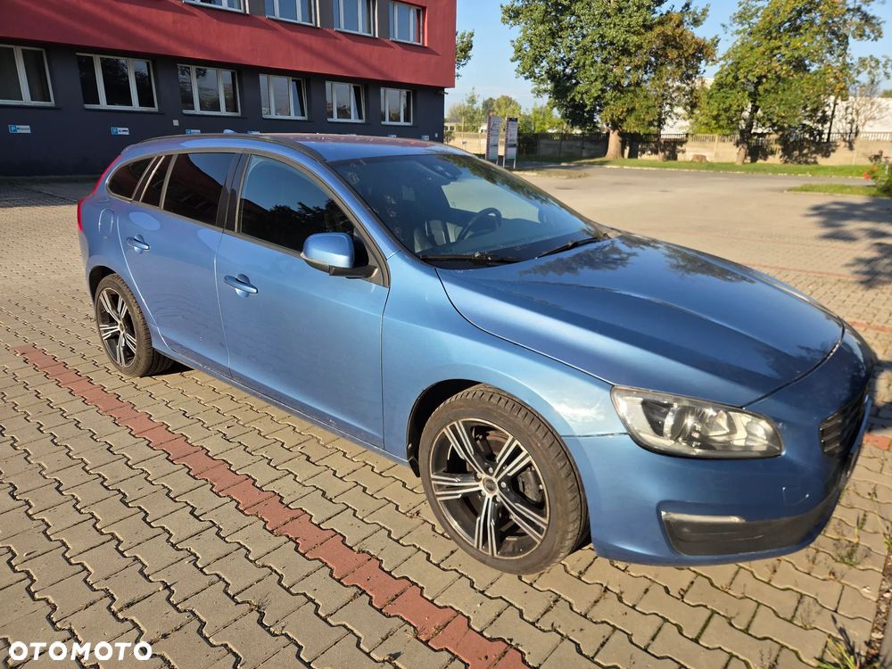 Volvo V60 D3 Momentum - 1