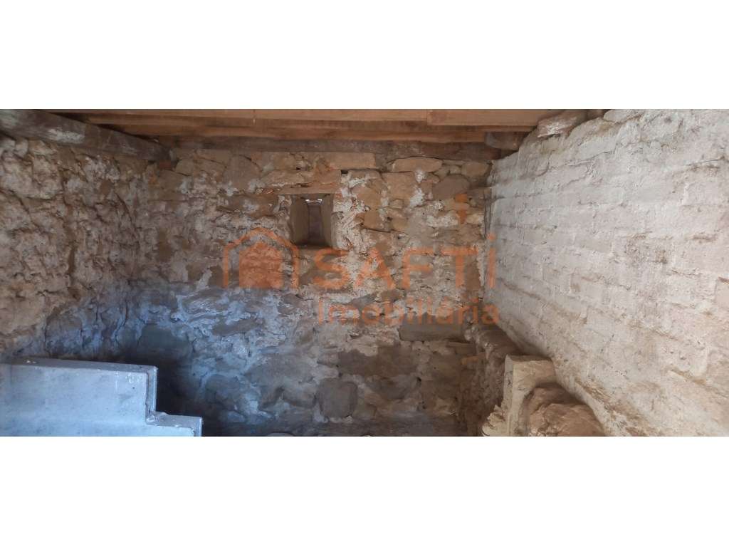 Casa antiga em pedra para restauro - Grande imagem: 2/7