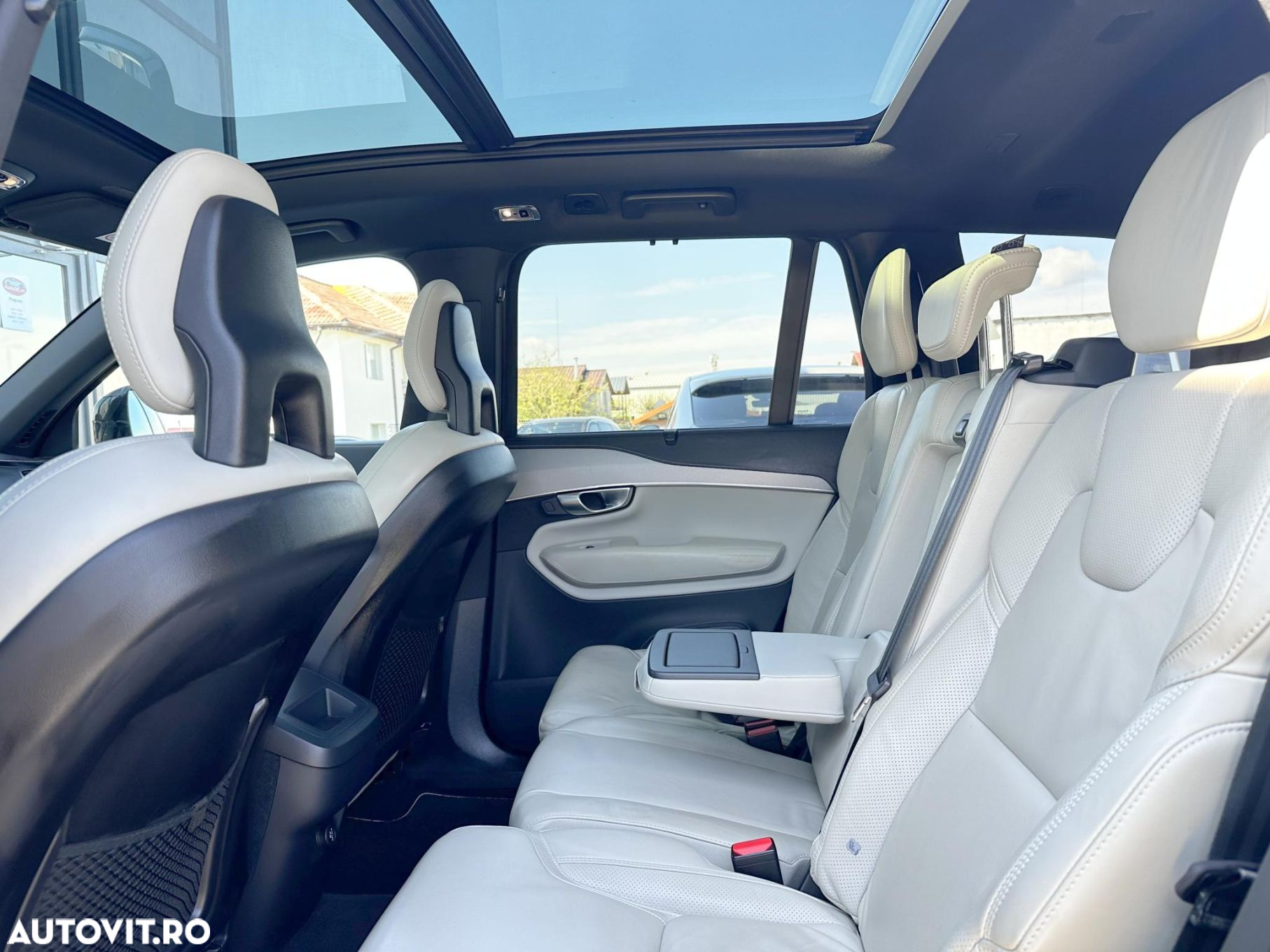 Volvo XC 90 - 26