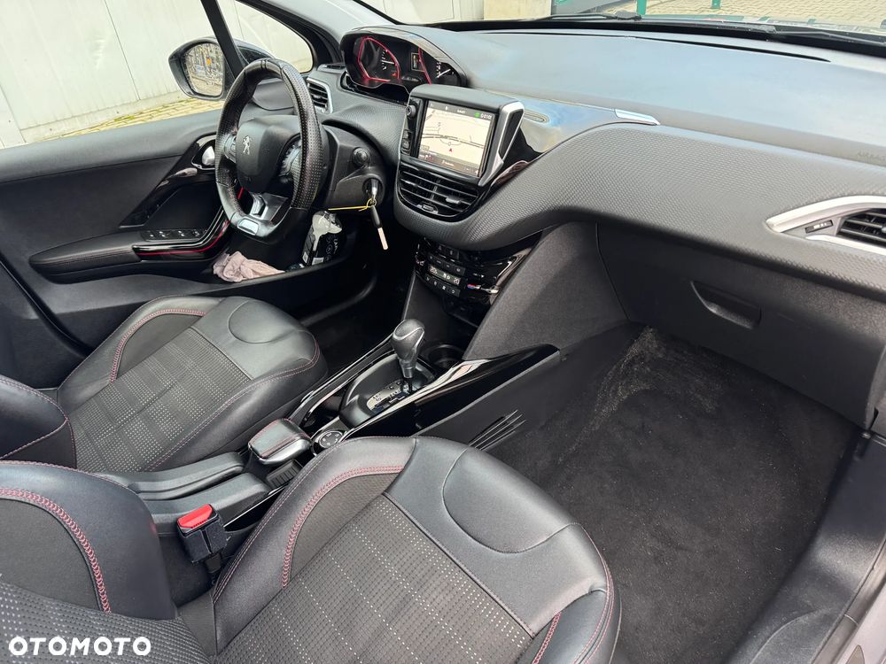 Peugeot 2008 1.2 Pure Tech GPF Allure S&S EAT6 - 9