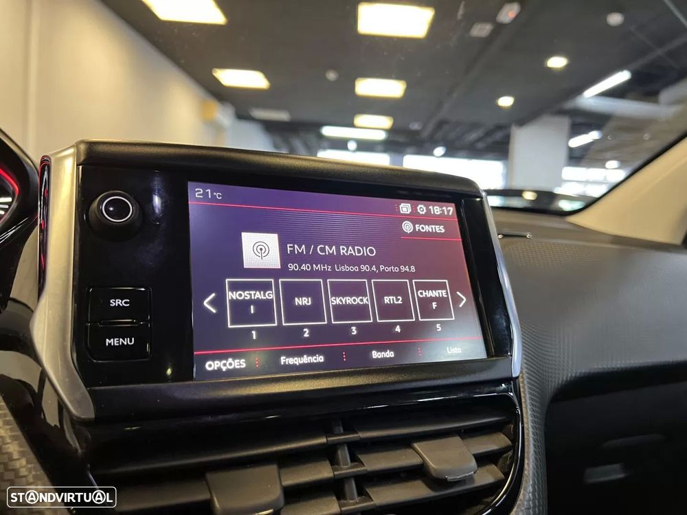 Peugeot 2008 1.2 PureTech GT Line - 24