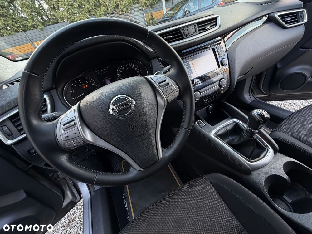 Nissan Qashqai 1.2 DIG-T N-Connecta EU6 - 29