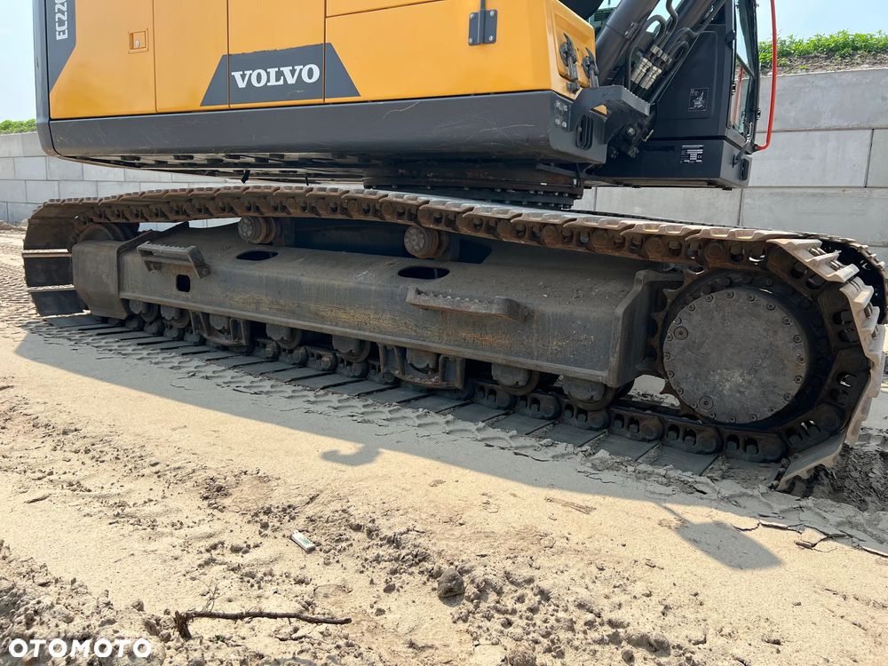 Volvo EC 220 EL - 23