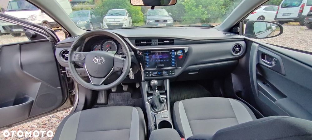 Toyota Auris - 15