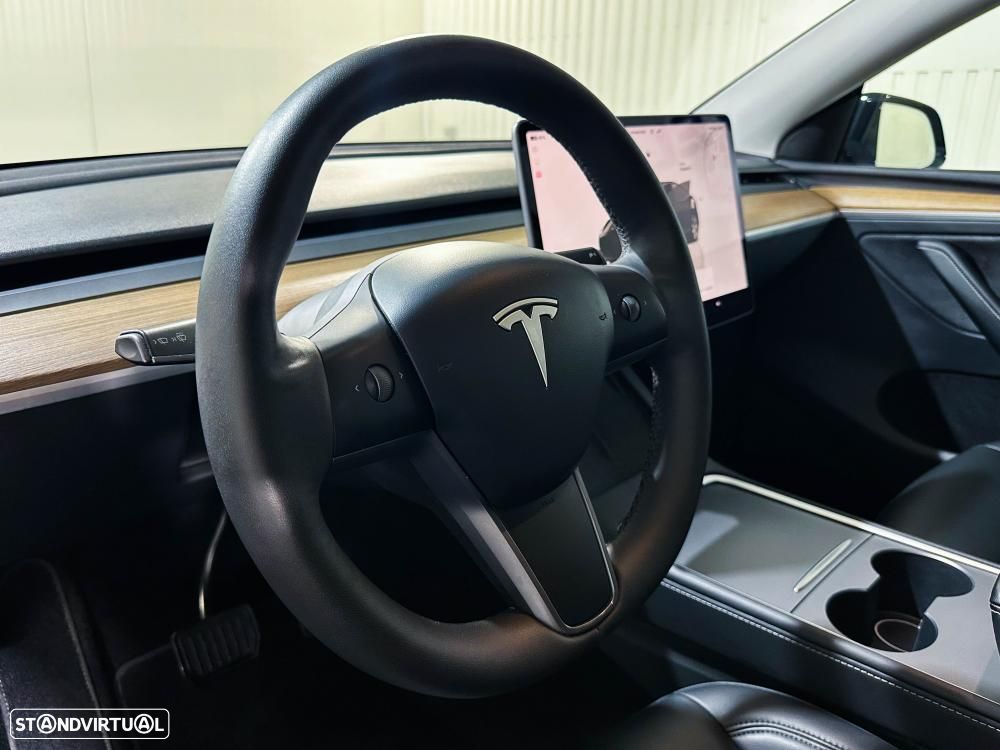 Tesla Model Y Long Range Dual Motor AWD - 19