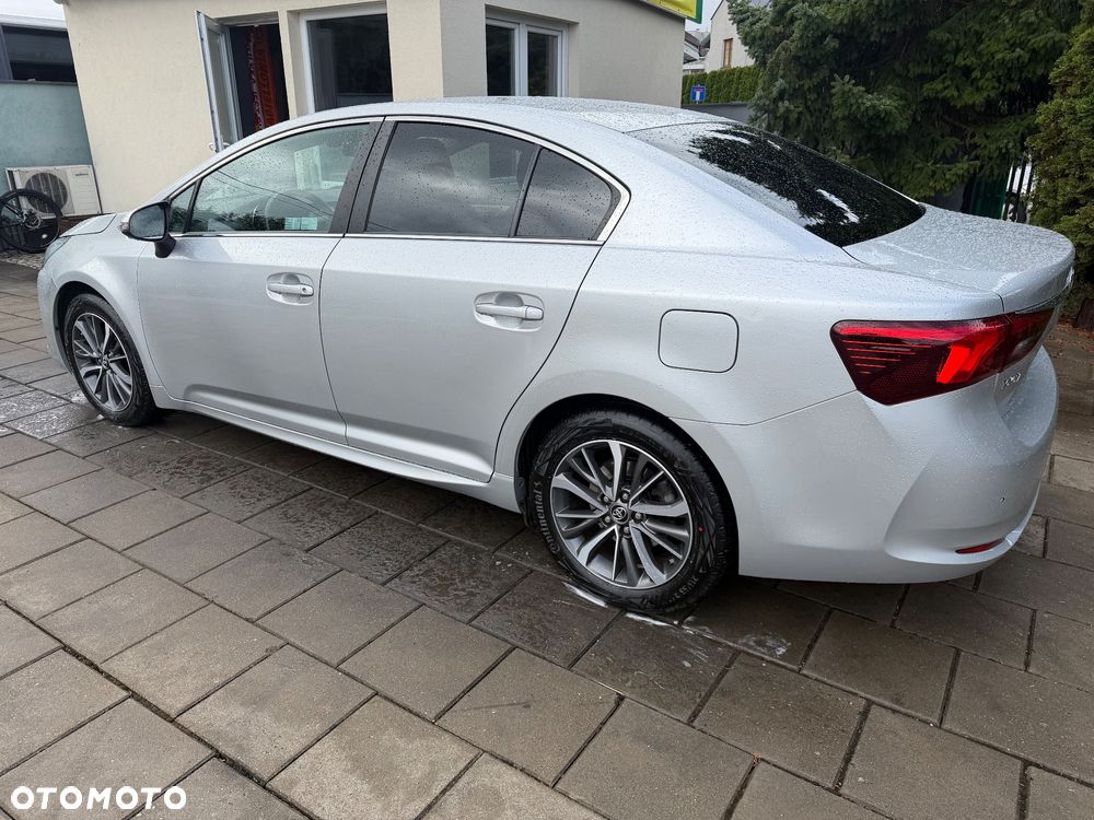 Toyota Avensis 2.0 Selection MS - 3