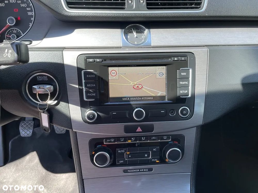 Volkswagen Passat 2.0 TDI DPF BlueMotion Technology Highline - 14