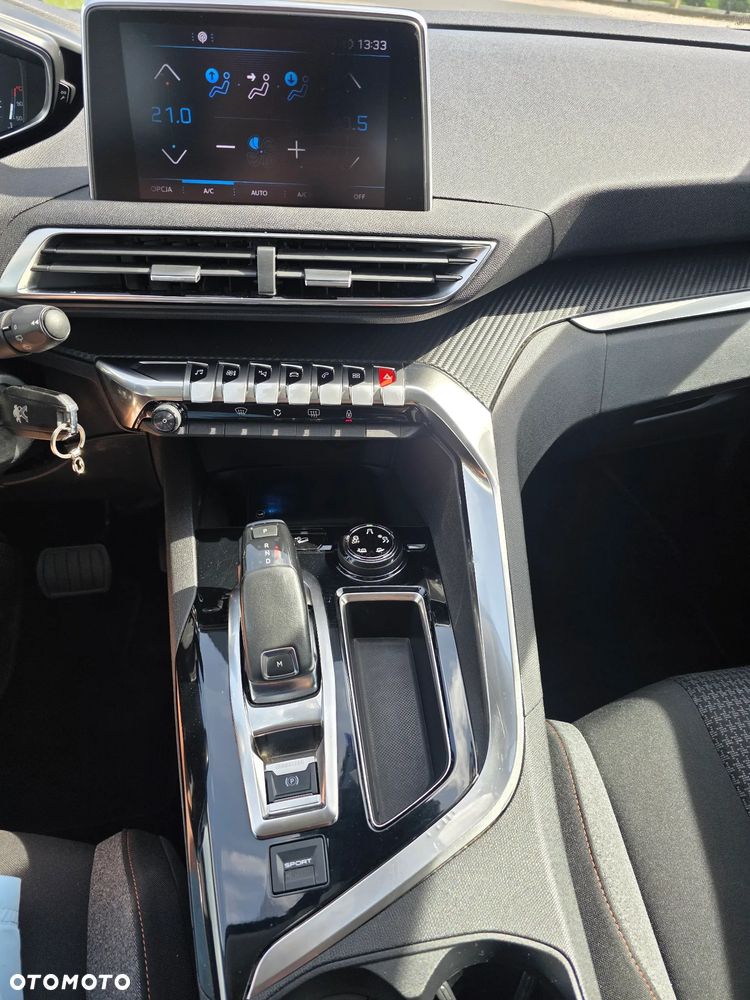 Peugeot 3008 1.6 BlueHDi Allure S&S EAT6 - 19
