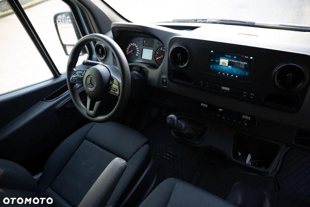 Mercedes-Benz Sprinter - 27