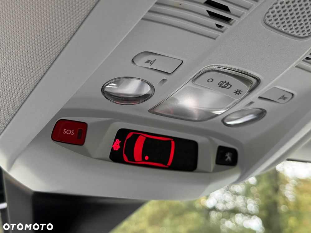 Peugeot 3008 HDi FAP 110 Premium - 17