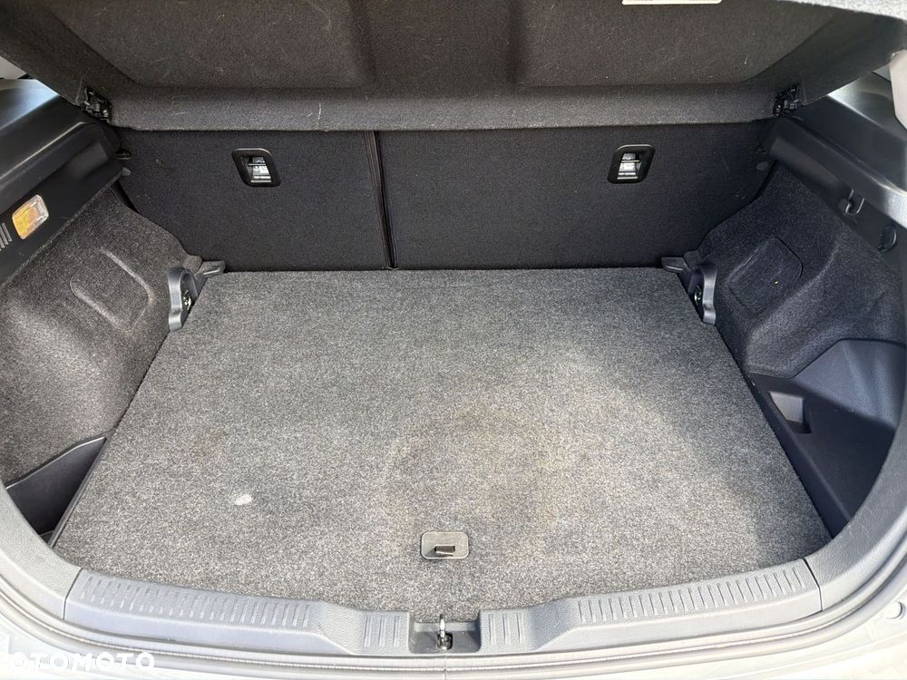 Toyota Auris - 13