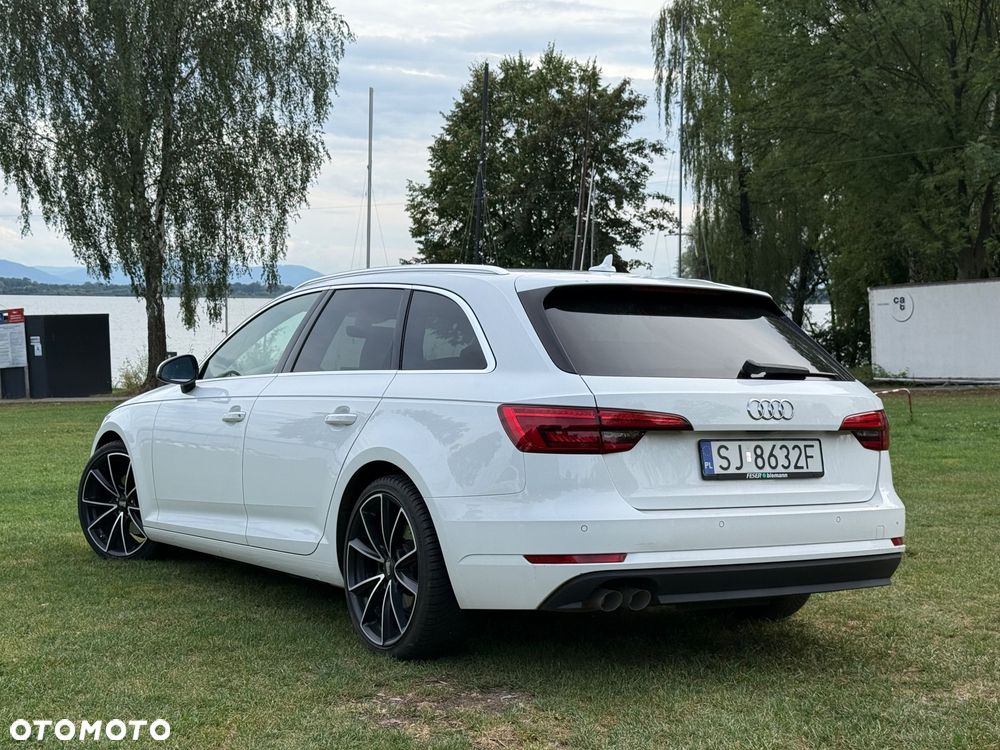 Audi A4 Avant 2.0 TDI Design S tronic - 32