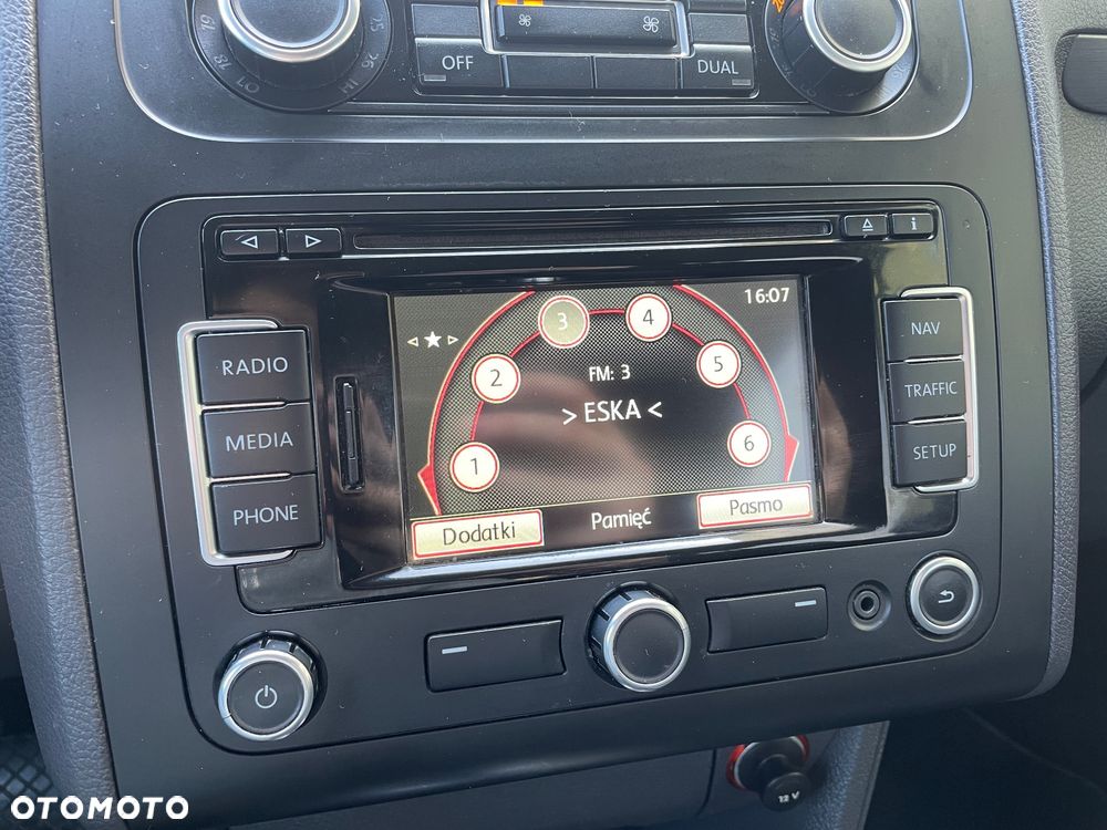 Volkswagen Touran 2.0 TDI DPF Highline DSG - 36