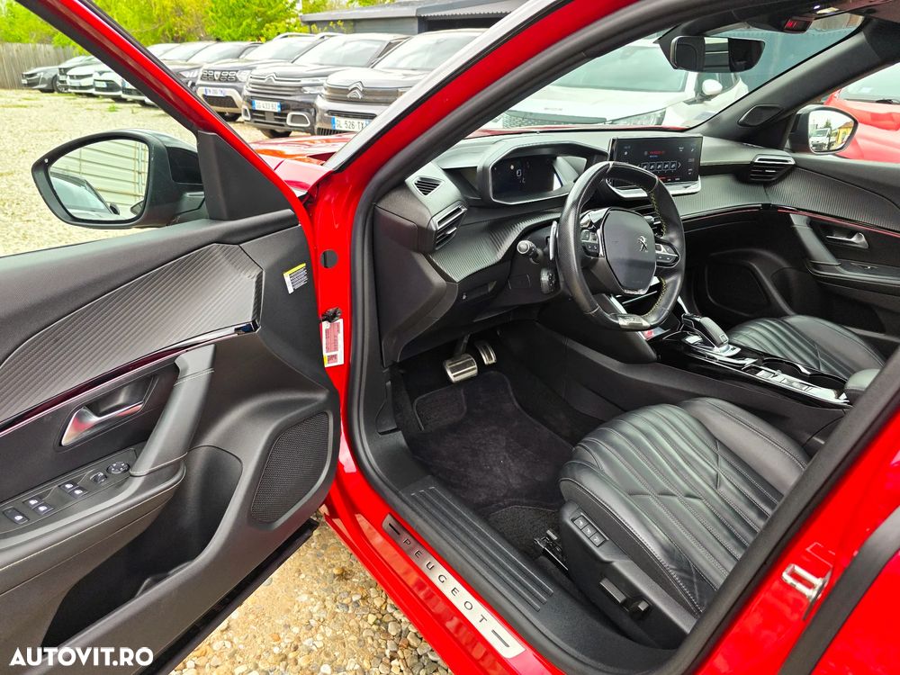 Peugeot 2008 PureTech 130 EAT8 GT - 22